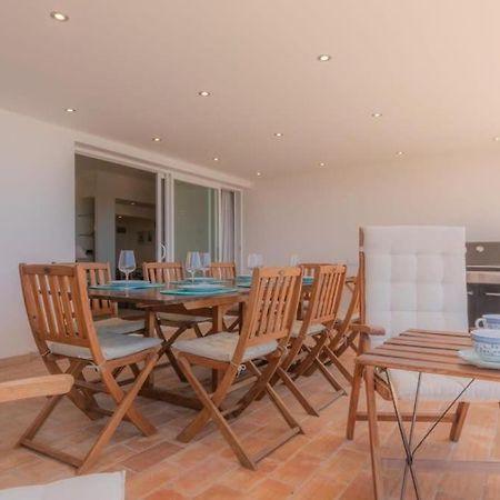 Villa Prado - Beautiful Beachfront Villa Албуфейра Экстерьер фото