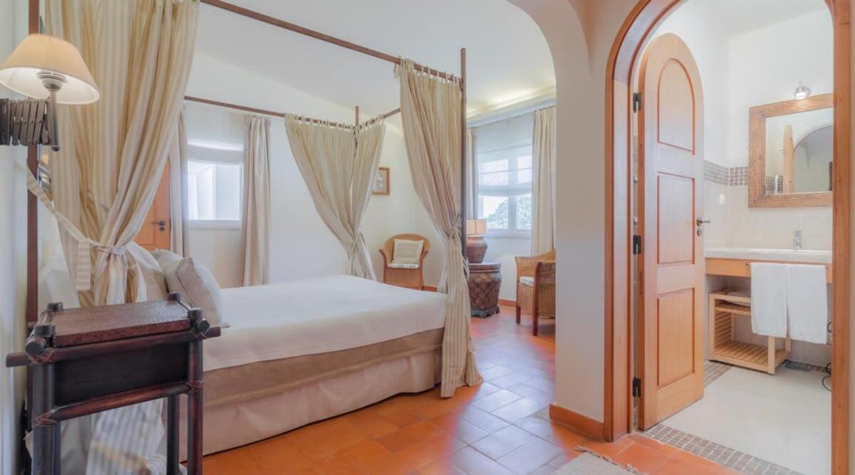 Villa Prado - Beautiful Beachfront Villa Албуфейра Экстерьер фото