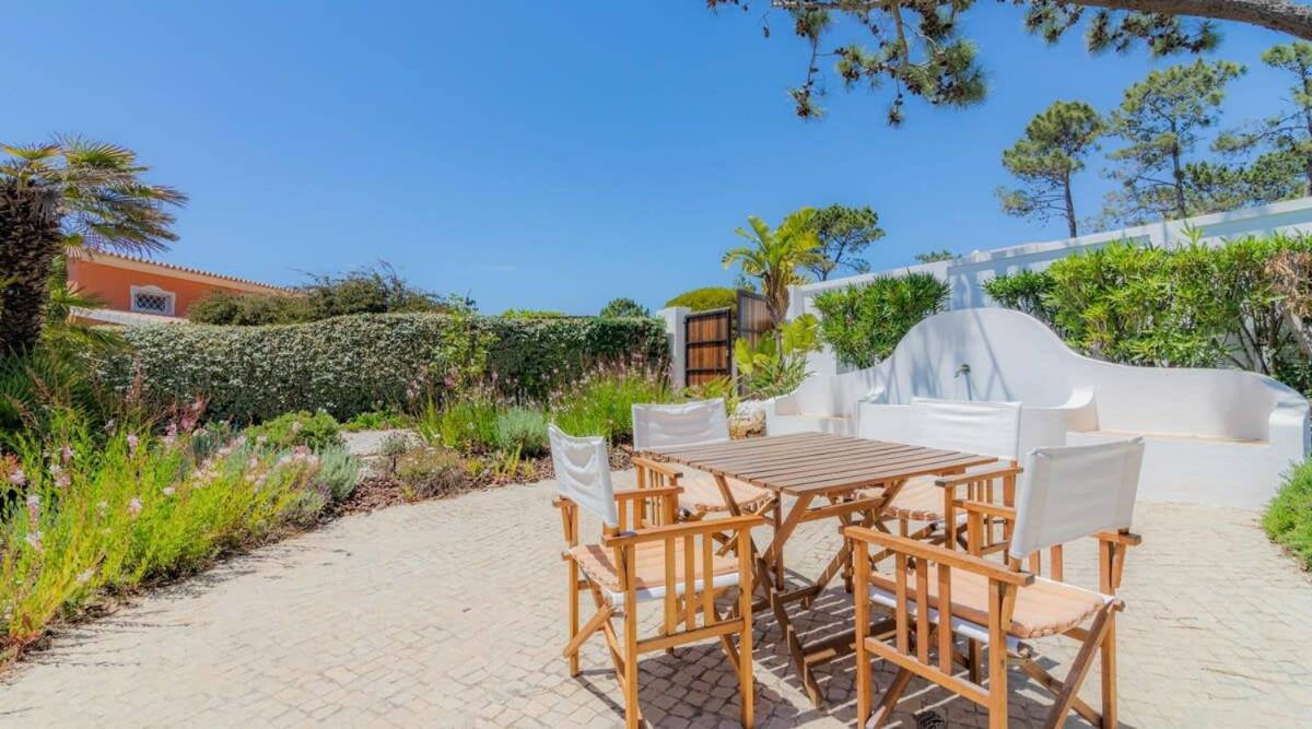 Villa Prado - Beautiful Beachfront Villa Албуфейра Экстерьер фото
